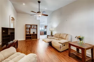 Photo #6: 2146732 Listing