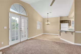 Photo #4: 2146803 Listing