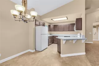 Photo #5: 2146803 Listing