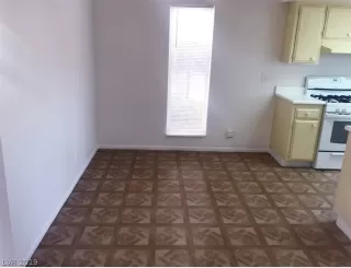 Photo #5: 2146805 Listing 