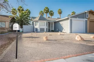 Photo #3: 2146817 Listing 