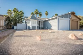 Photo #4: 2146817 Listing 
