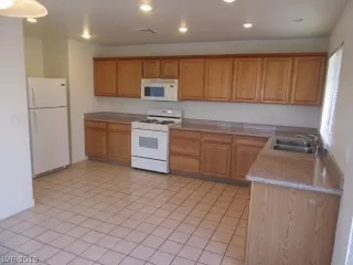 Photo #6: 2146833 Listing