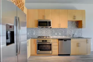 Photo #2: 2146843 Listing 