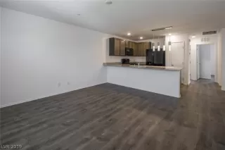 Photo #2: 2146913 Listing 