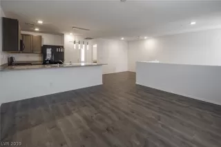 Photo #3: 2146913 Listing 