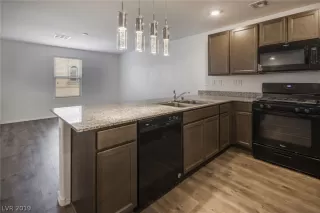 Photo #5: 2146913 Listing 