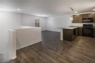 Photo #6: 2146913 Listing 