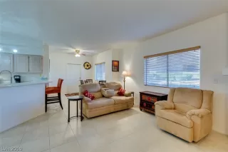 Photo #4: 2146915 Listing