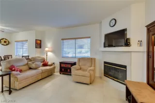 Photo #5: 2146915 Listing