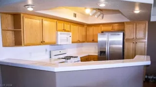 Photo #5: 2146938 Listing 