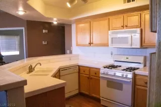 Photo #6: 2146938 Listing 