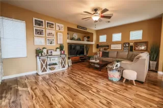 Photo #6: 2146975 Listing 