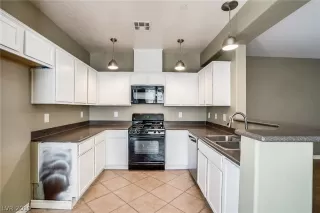 Photo #1: 2146995 Listing 