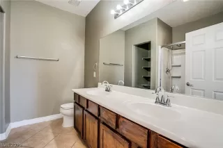 Photo #4: 2146995 Listing 