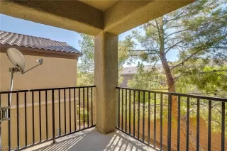 Photo #5: 2146995 Listing 