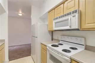 Photo #4: 2147021 Listing