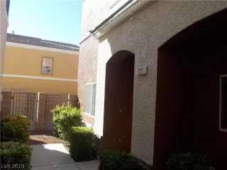 Photo #4: 2147072 Listing