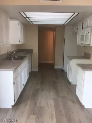 Photo #1: 2147116 Listing 