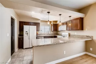 Photo #5: 2147150 Listing 