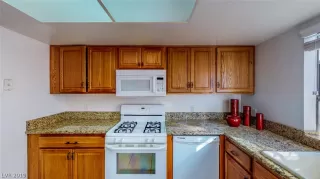 Photo #4: 2147151 Listing