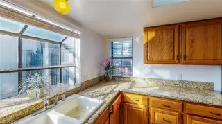 Photo #6: 2147151 Listing