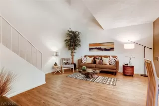 Photo #4: 2147174 Listing