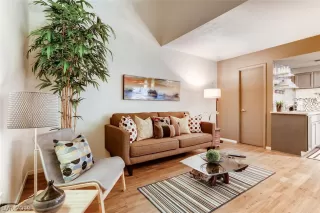 Photo #6: 2147174 Listing