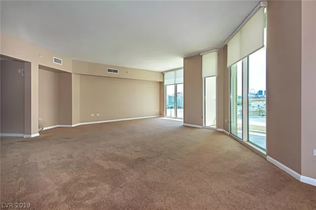 MLS: 2147194 Condo For Sale