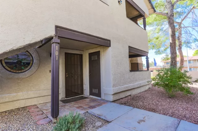 MLS: 2147287 Condo For Sale