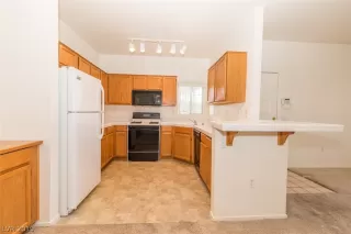 Photo #5: 2147307 Listing