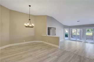 Photo #3: 2147322 Listing 