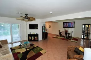 Photo #4: 2147328 Listing