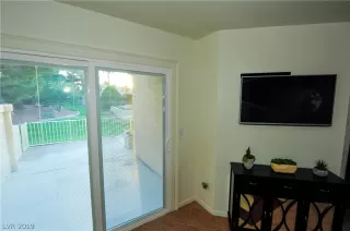 Photo #5: 2147328 Listing