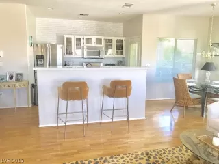 Photo #2: 2147329 Listing 