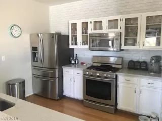 Photo #4: 2147329 Listing 