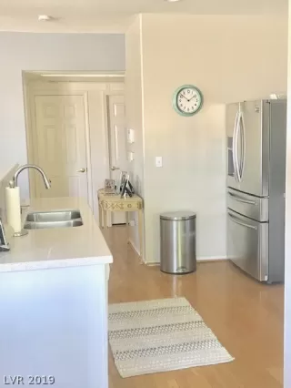 Photo #6: 2147329 Listing 