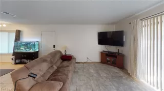 Photo #4: 2147356 Listing