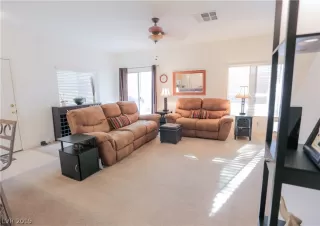 Photo #5: 2147361 Listing 