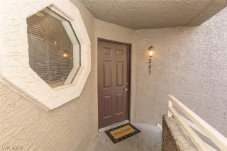 Photo #1: 2147390 Listing