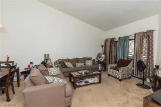 Photo #3: 2147390 Listing