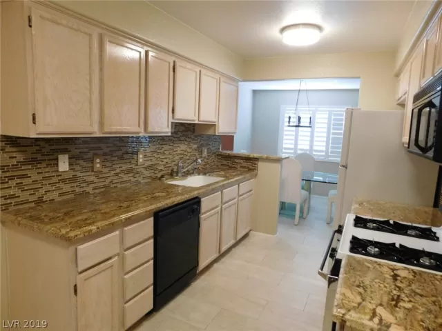 MLS: 2147393 Condo For Sale