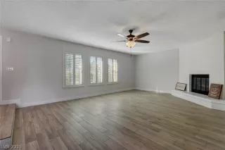 Photo #4: 2147419 Listing