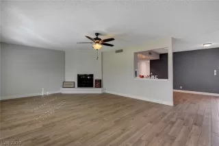 Photo #5: 2147419 Listing