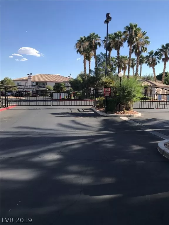 MLS: 2147446 Condo For Sale