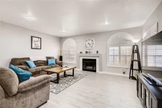 Photo #1: 2147462 Listing 