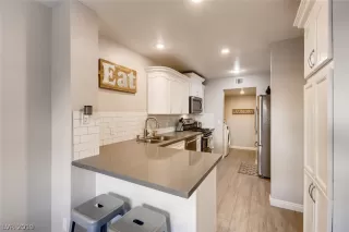 Photo #3: 2147462 Listing 