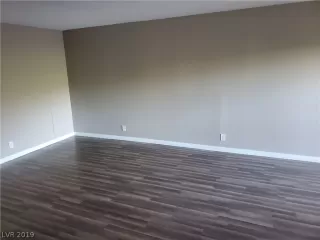 Photo #1: 2147489 Listing