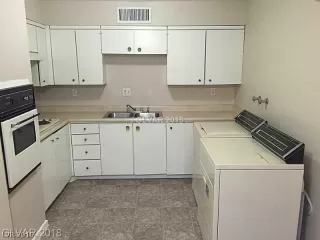 Photo #2: 2147569 Listing