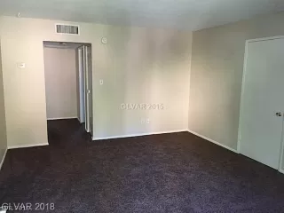 Photo #5: 2147569 Listing